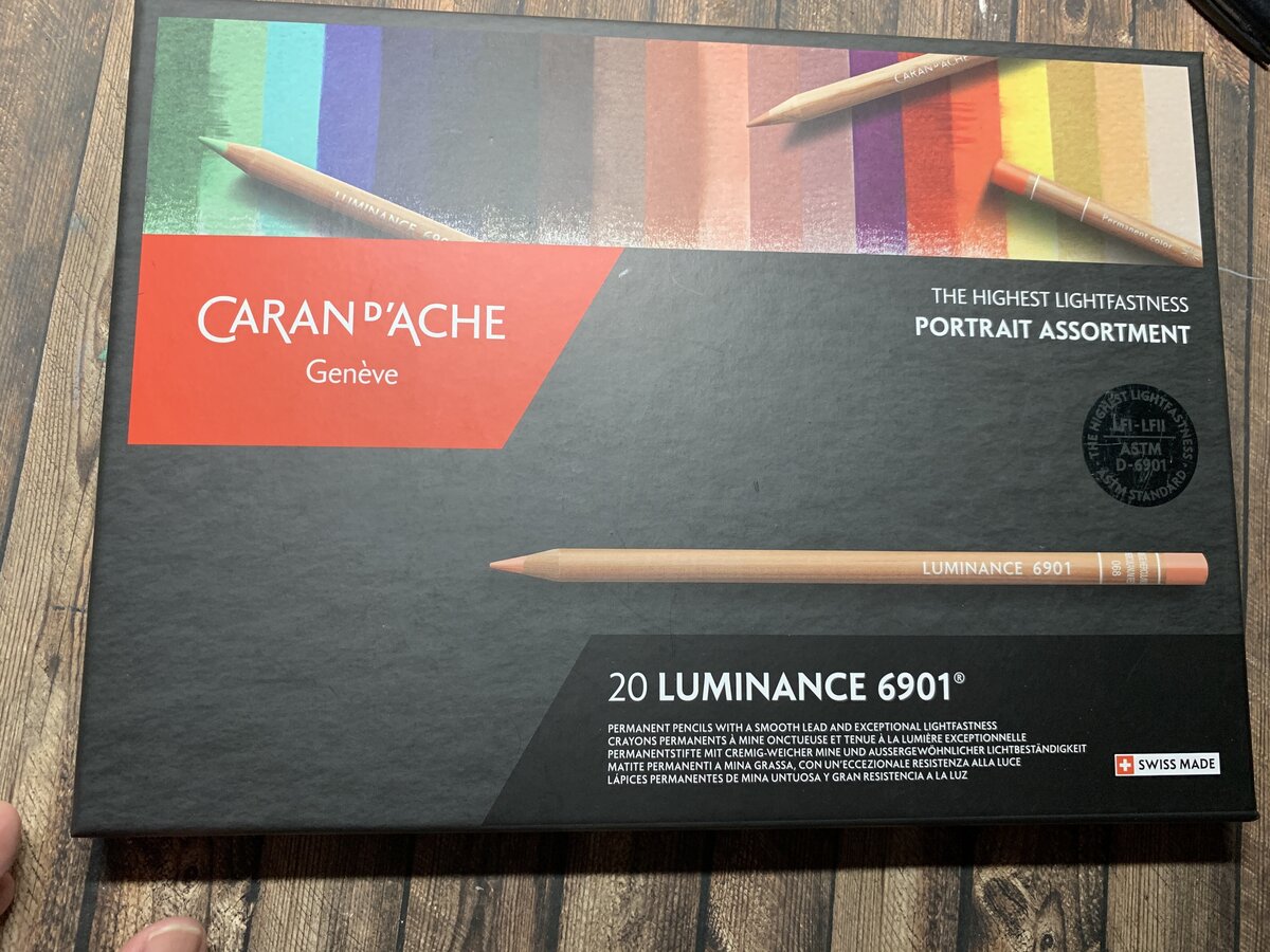 Caran d'Ache : Luminance 6901 : Colour Pencil : Set of 20 Portrait Colours